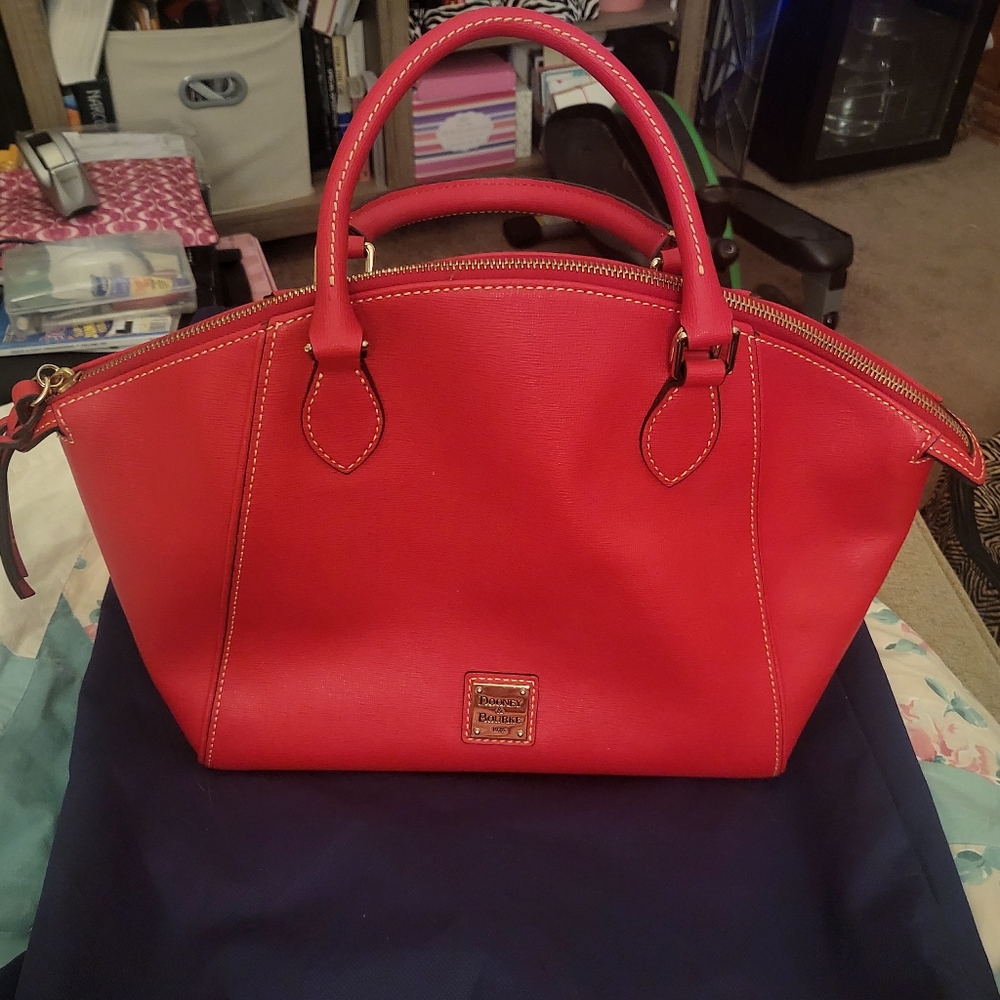 Dooney & Bourke Red Leather Women's Bag